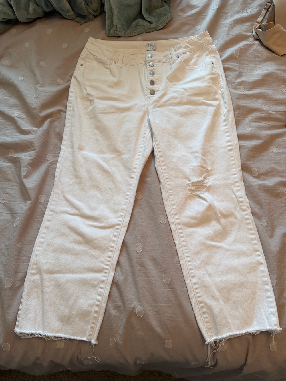 Time and Tru White Cropped Button-Fly Women's Jeans